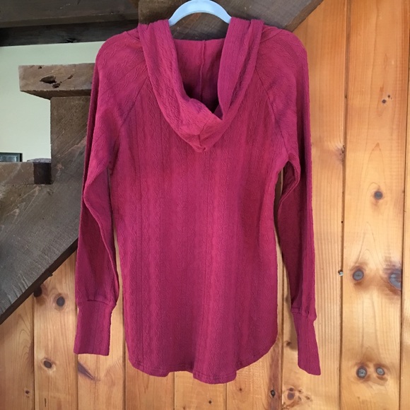 Weekend by Suzanne Betro burgundy tunic - Picture 5 of 7